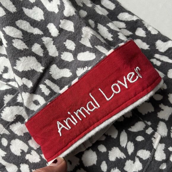 Soft Surroundings 2-PC Pajama Set Gray/White Flannel Animal Print Red Trim Sz 1X - Picture 13 of 15